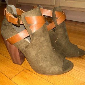 EUC Open Toe Bootie SZ 9